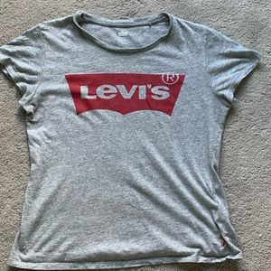 Levi’s t-shirt